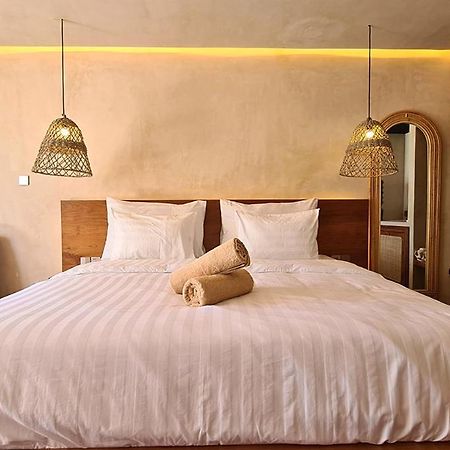 Shore Thing Gili Air Beachfront Apartment 외부 사진